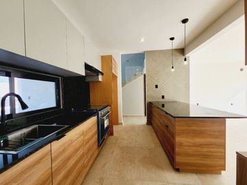 Casa en VENTA en LOMAS DEL DORADO