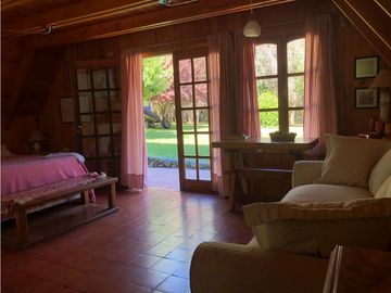 EN VENTA CHACRA CON DOS CASAS, QUINCHO Y GALPÓN CH-144