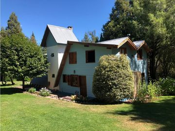 EN VENTA CHACRA CON DOS CASAS, QUINCHO Y GALPÓN CH-144