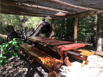 EN VENTA CHACRA CON DOS CASAS, QUINCHO Y GALPÓN CH-144