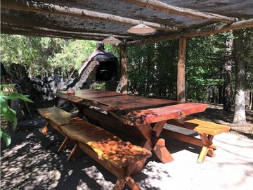 EN VENTA CHACRA CON DOS CASAS, QUINCHO Y GALPÓN CH-144