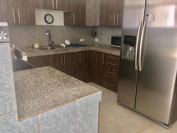 Se Vende Casa Cerca del Mar en Ballenita