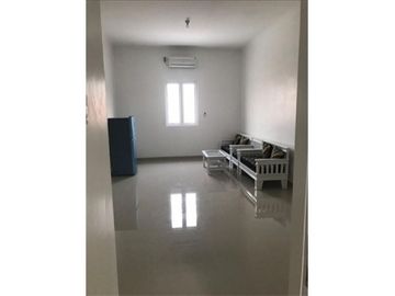 Ruko Ramai pengunjung Di galuh mas Karawang barat