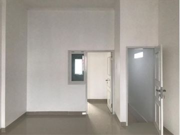 Ruko Ramai pengunjung Di galuh mas Karawang barat