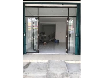 Ruko Ramai pengunjung Di galuh mas Karawang barat