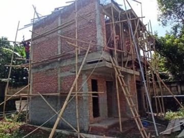 Rumah Mewah 2 lantai Dalam Perumahan di Tanah Baru Depok 1. 6 M an (reno)