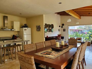 CASA EN VENTA, VALLE DE BRAVO