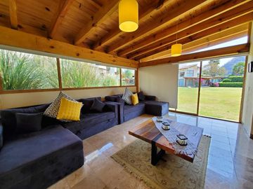 CASA EN VENTA, VALLE DE BRAVO