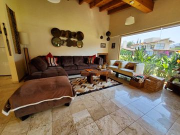CASA EN VENTA, VALLE DE BRAVO