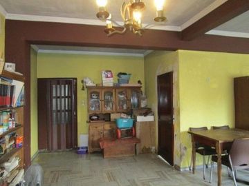VENTA PH EN VILLA REAL CON PARRILLA Y HOGAR