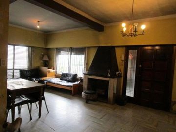 VENTA PH EN VILLA REAL CON PARRILLA Y HOGAR