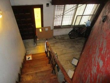 VENTA PH EN VILLA REAL CON PARRILLA Y HOGAR