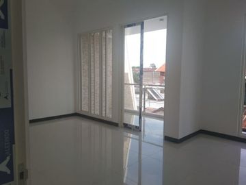 Di jual rumah baru jalan wisma permai tengah, surabaya