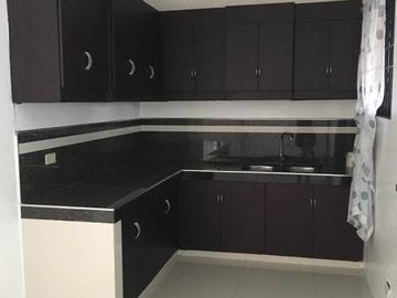 Modern and Beautiful House and Lot for Sale with Pool Locate