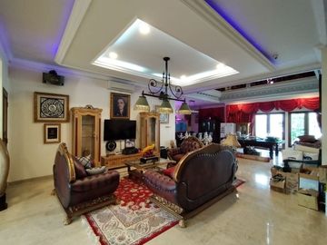 Single House di Pejaten dg Privat Pool Desain Klasik, Furnished HSE-A0541