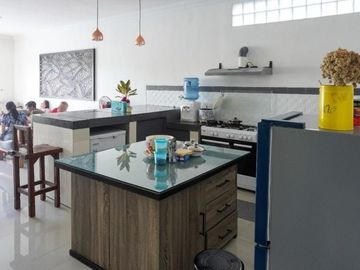 DIJUAL VILLA MEWAH 2 BALKON DI UNGASAN DEKAT PANTAI PANDAWA