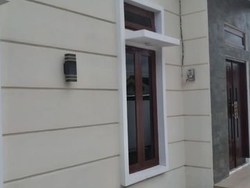 RUMAH SIAP HUNI BARU DIJUAL CEPAT DEKAT JALAN MANISRENGGO