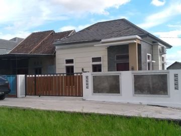 RUMAH SIAP HUNI BARU DIJUAL CEPAT DEKAT JALAN MANISRENGGO