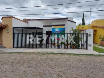 CASA EN VENTA EN TEQUISQUIAPAN  - (3)