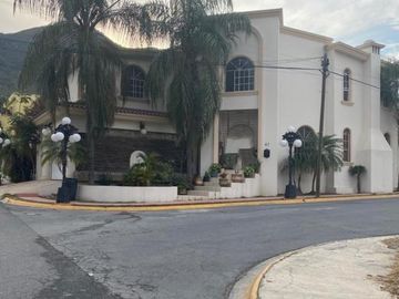 HERMOSA CASA EN VENTA EN SATELITE