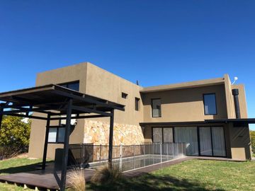 Casa Quinta 6 Ambientes En Venta - Costa Esmeralda, Pinamar
