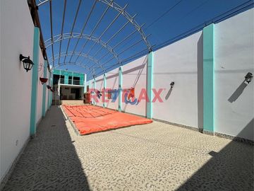 🌟🏡 ¡OPORTUNIDAD ÚNICA EN PUERTO MALABRIGO! 🏡🌟

Ubicada a dos cuadras de malecón con 3 fronteras. 

🔹 Área de Terreno: 216.10 m²
🔹 Área Construida