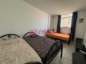 🌟🏡 ¡OPORTUNIDAD ÚNICA EN PUERTO MALABRIGO! 🏡🌟

Ubicada a dos cuadras de malecón con 3 fronteras. 

🔹 Área de Terreno: 216.10 m²
🔹 Área Construida