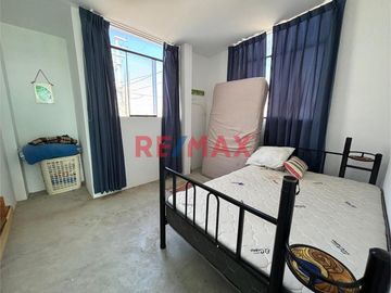 🌟🏡 ¡OPORTUNIDAD ÚNICA EN PUERTO MALABRIGO! 🏡🌟

Ubicada a dos cuadras de malecón con 3 fronteras. 

🔹 Área de Terreno: 216.10 m²
🔹 Área Construida