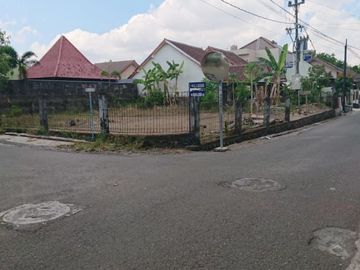 Tanah pekarangan mangku aspal dekat jln Damai