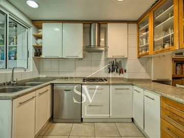 Espectacular departamento con amplios espacios y gran parque