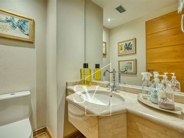 Espectacular departamento con amplios espacios y gran parque