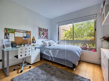 Espectacular departamento con amplios espacios y gran parque
