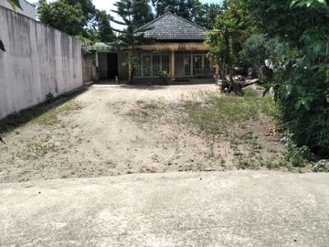 Rumah Halaman Luas dekat Jalan Raya Jogja Solo
