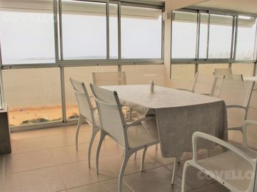 Dpto 3 Amb con Dependecia y Cochera en Playa Mansa - Punta del Este