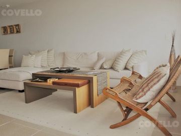 Dpto 3 Amb con Dependecia y Cochera en Playa Mansa - Punta del Este
