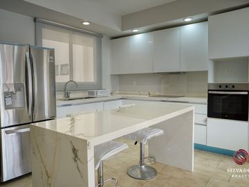 Departamento, 3 albercas, roof top con 5 jacuzzis