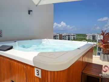 Departamento, 3 albercas, roof top con 5 jacuzzis