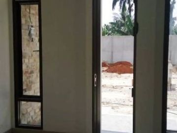 Rumah Murah Baru dekat Jalan Raya Bebas Banjir di Pamulang, Tangerang Selatan