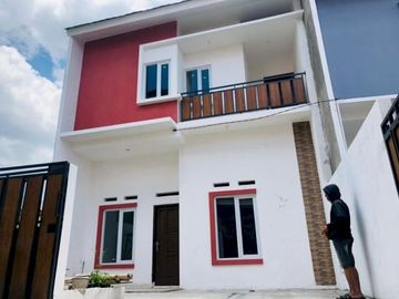 RUMAH 2 LANTAI DI UJUNGBERUNG BANDUNG