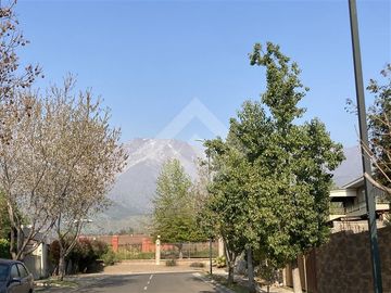 Casa en Venta en MATIAS COUSIÑO Y BURDEOS SUR
