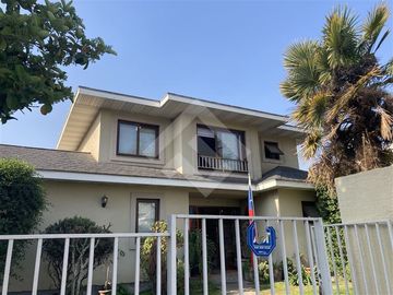 Casa en Venta en MATIAS COUSIÑO Y BURDEOS SUR