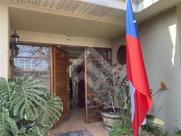 Casa en Venta en MATIAS COUSIÑO Y BURDEOS SUR