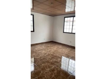 SE VENDE CASA EN LAS CUMBRES