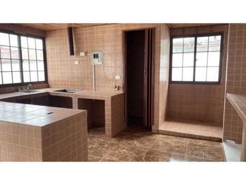 SE VENDE CASA EN LAS CUMBRES