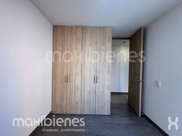 apartamento en arriendo en los colores. Cod A72698