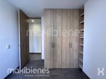 apartamento en arriendo en los colores. Cod A72698