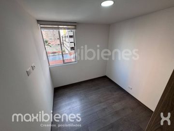 apartamento en arriendo en los colores. Cod A72698