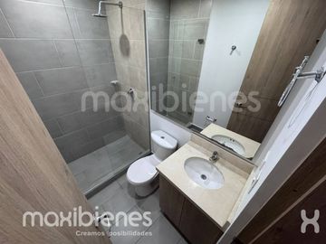 apartamento en arriendo en los colores. Cod A72698
