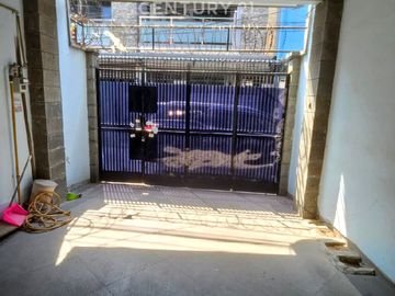 RUMAH SIAP HUNI NYAMAN 3 LANTAI AKSES JALAN 2 MOBIL