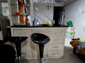 RUMAH SIAP HUNI NYAMAN 3 LANTAI AKSES JALAN 2 MOBIL